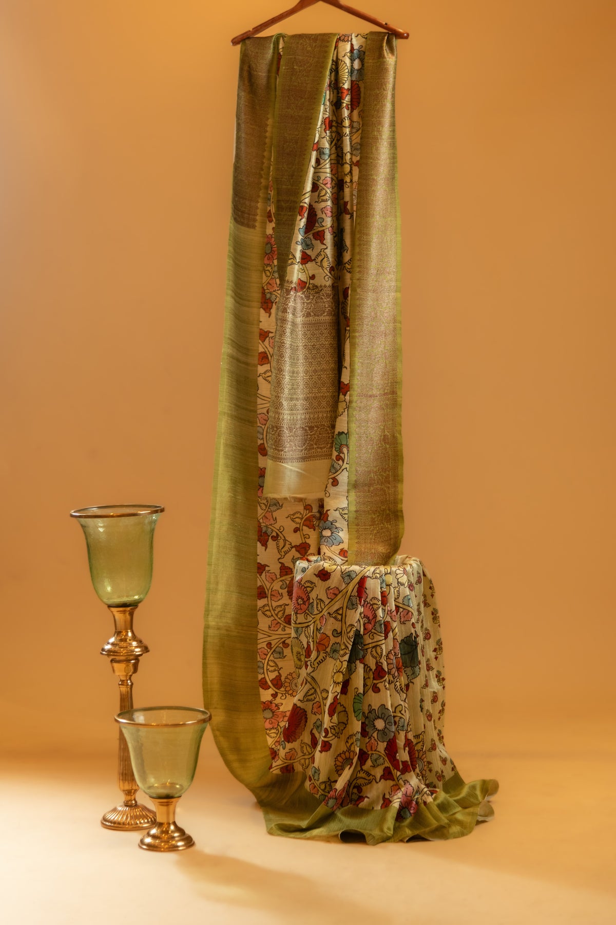 Beige Tusser Silk Saree With Unstitched Blouse